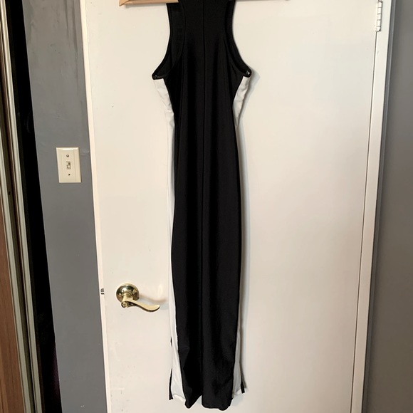 H&M black dress, worn once excellent condition. Rare style - Picture 3 of 4